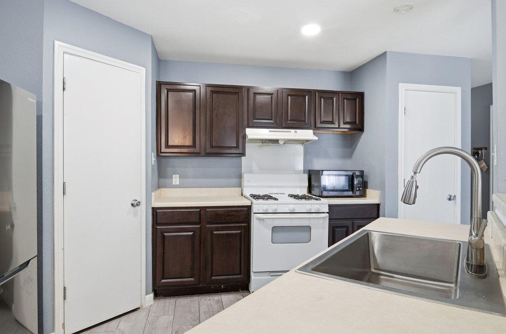 173 Peppergrass Cv, Kyle, TX 78640