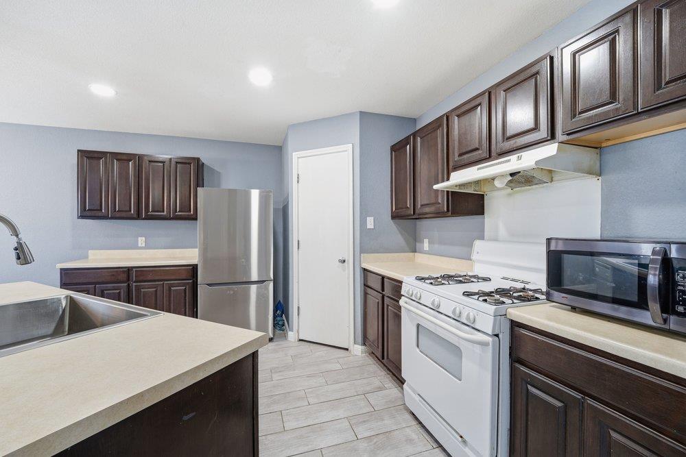 173 Peppergrass Cv, Kyle, TX 78640