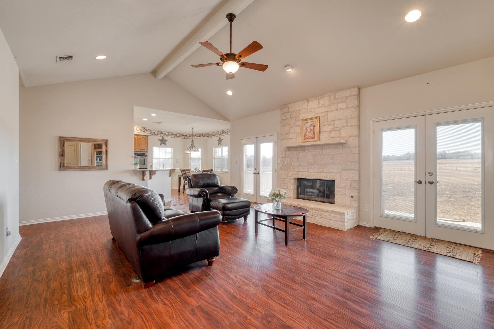 1949 Fm 619, Elgin, TX 78621