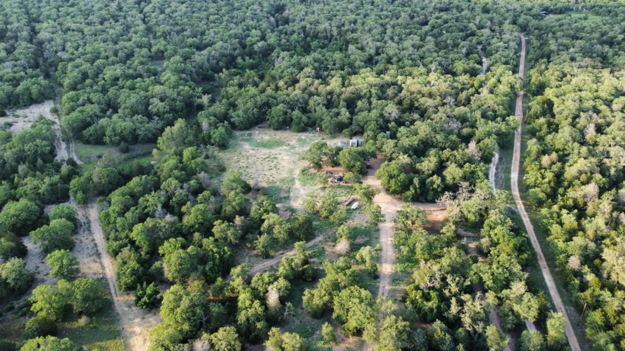 1085 Private Road 3063, Lexington, TX 78947