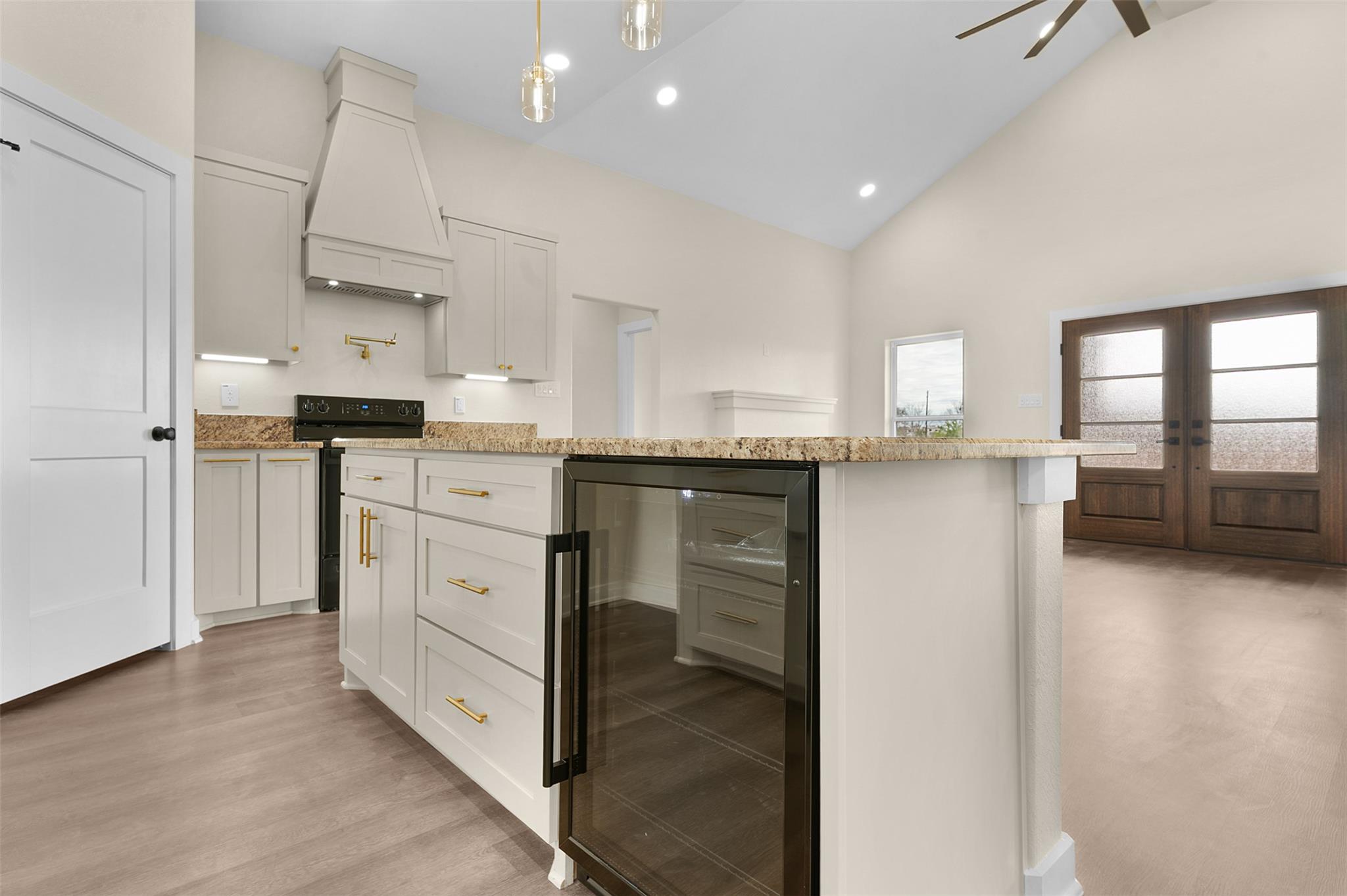 7319 Tiff Nicole Ln, Von Ormy, TX 78073