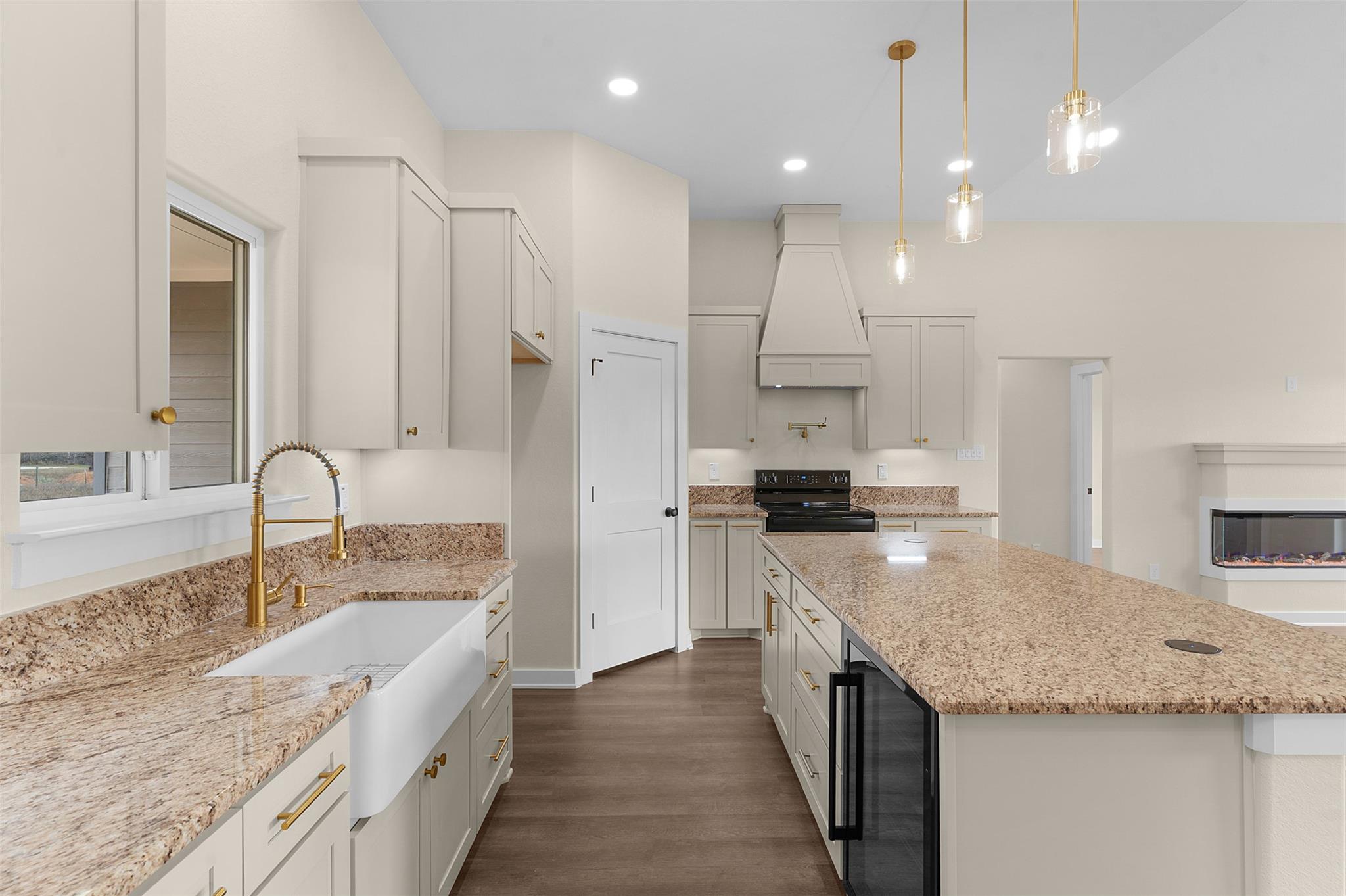 7319 Tiff Nicole Ln, Von Ormy, TX 78073