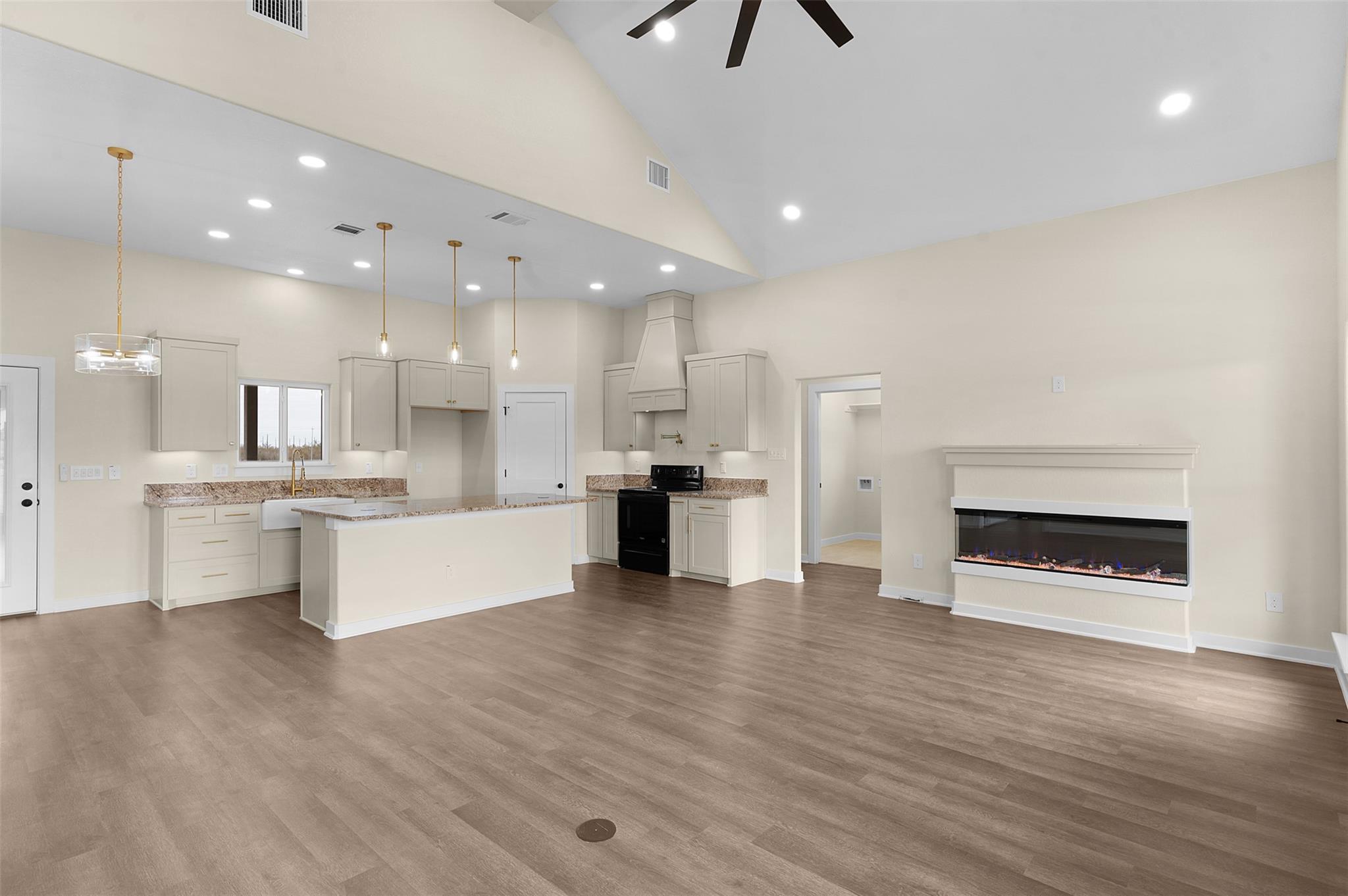 7349 Tiff Nicole Ln, Von Ormy, TX 78073