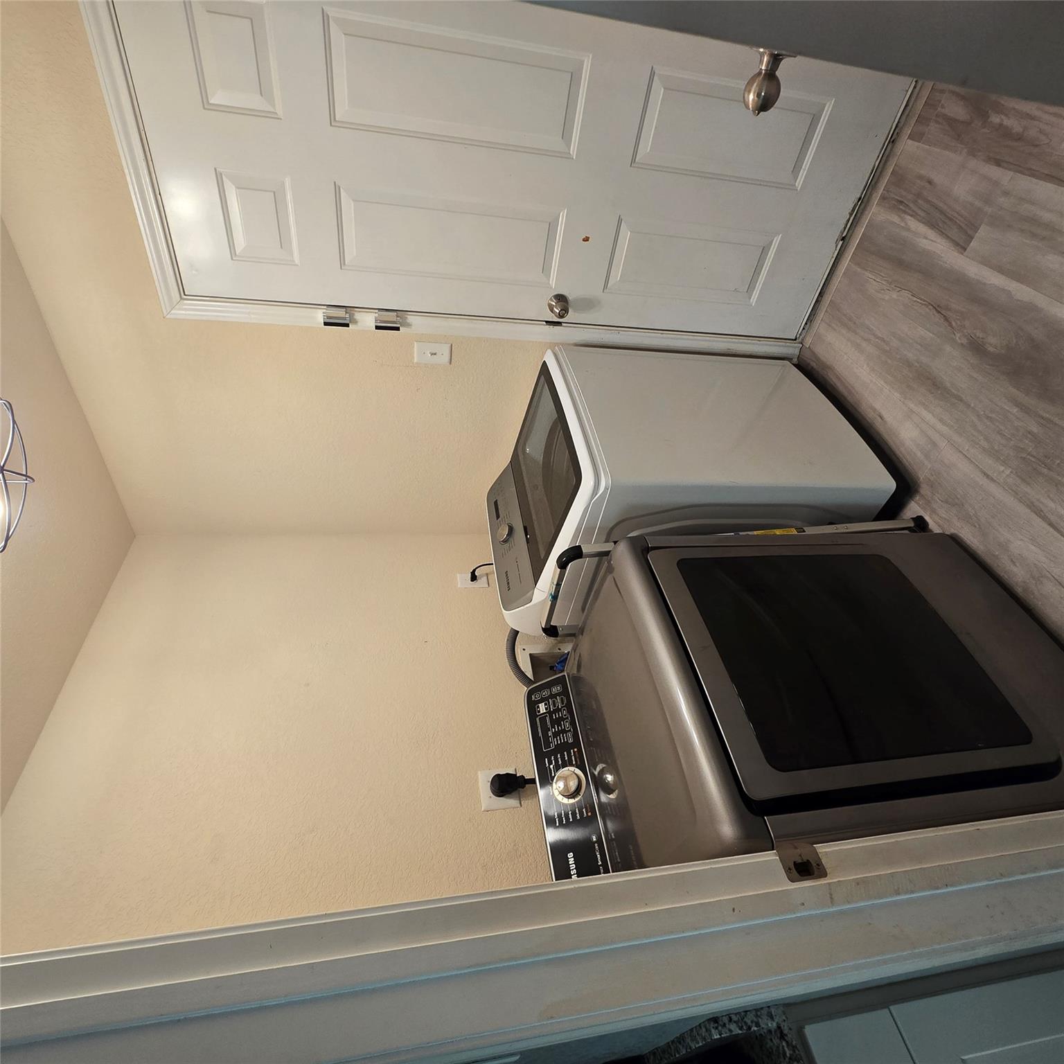 212 Druse Ln, Jarrell, TX 76537