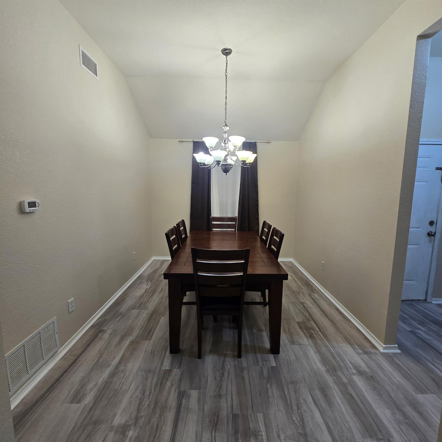 212 Druse Ln, Jarrell, TX 76537