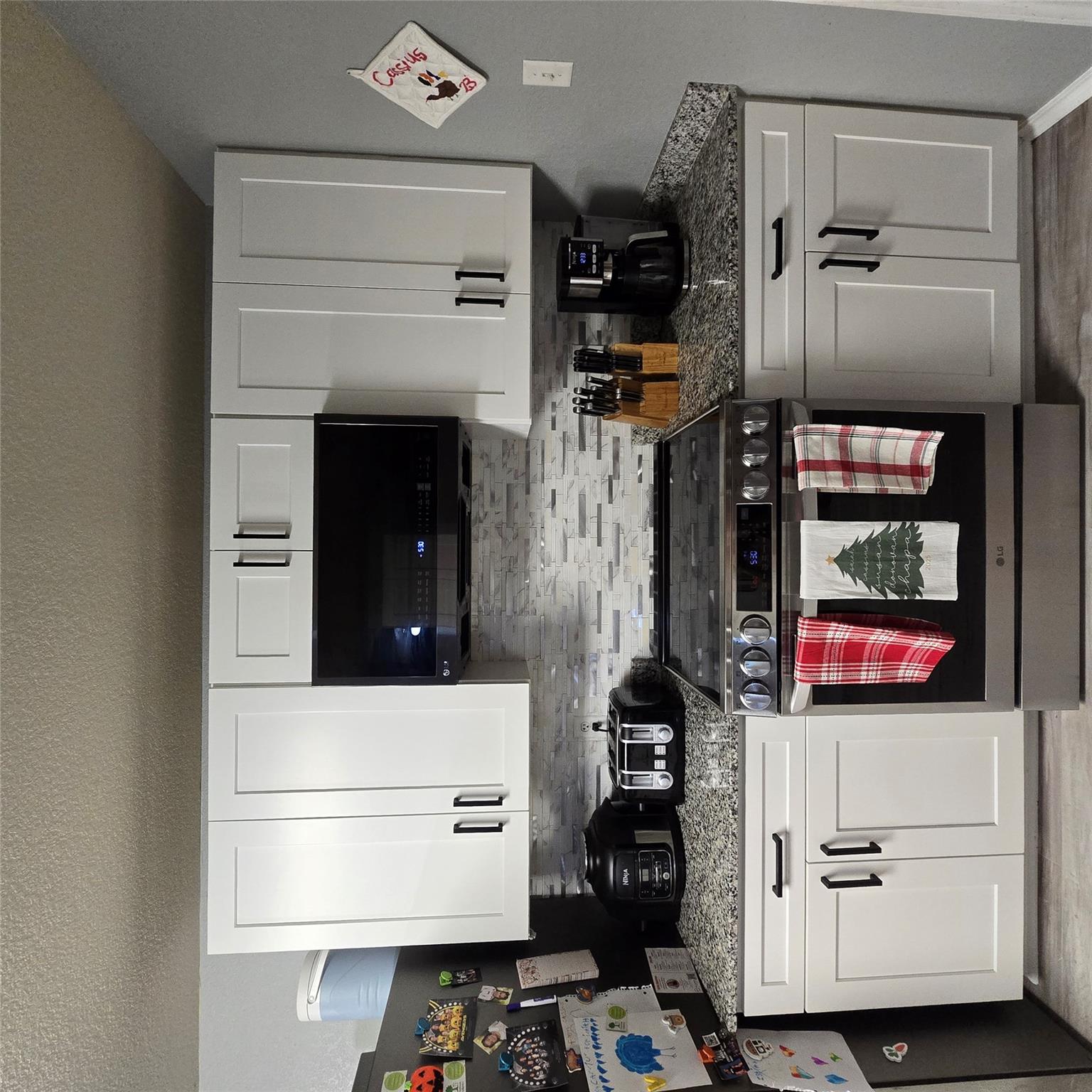 212 Druse Ln, Jarrell, TX 76537