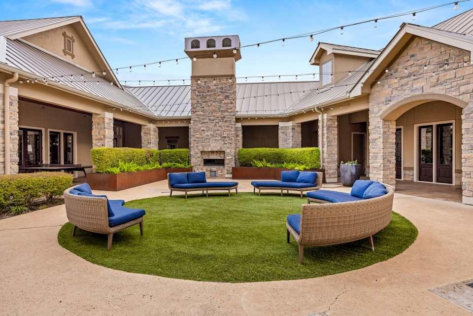 8800 S. First St # 1124, Austin, TX 78748