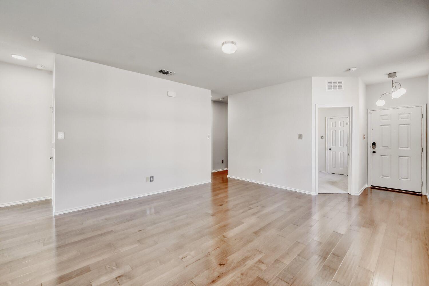 183 EVES NECKLACE Dr, Buda, TX 75610