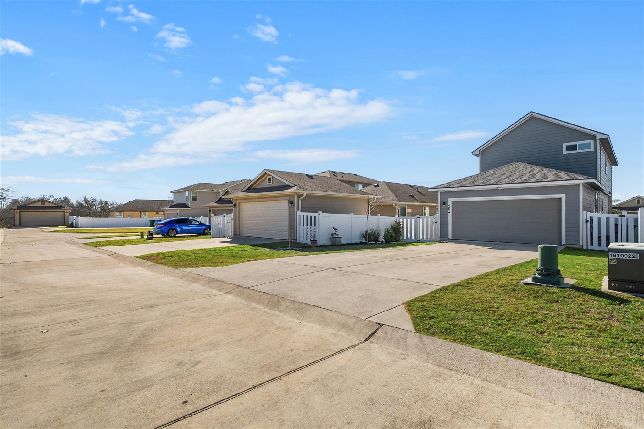 404 Cane River Rd, Pflugerville, TX 78660