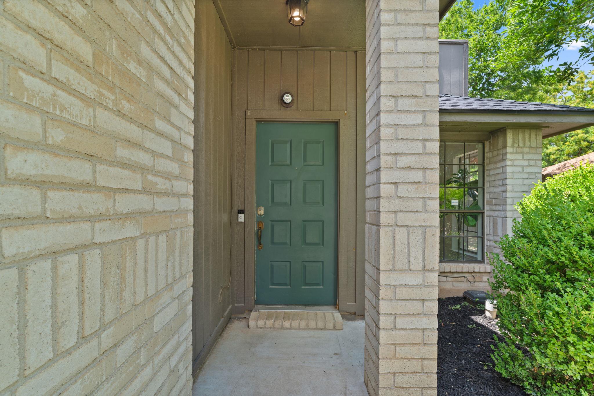 800 Saunders Dr, Round Rock, TX 78664