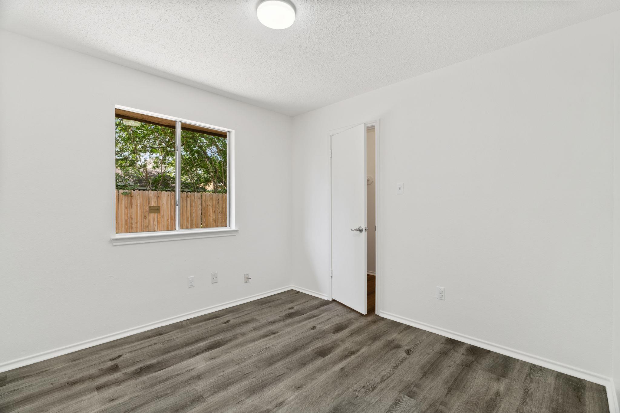 800 Saunders Dr, Round Rock, TX 78664