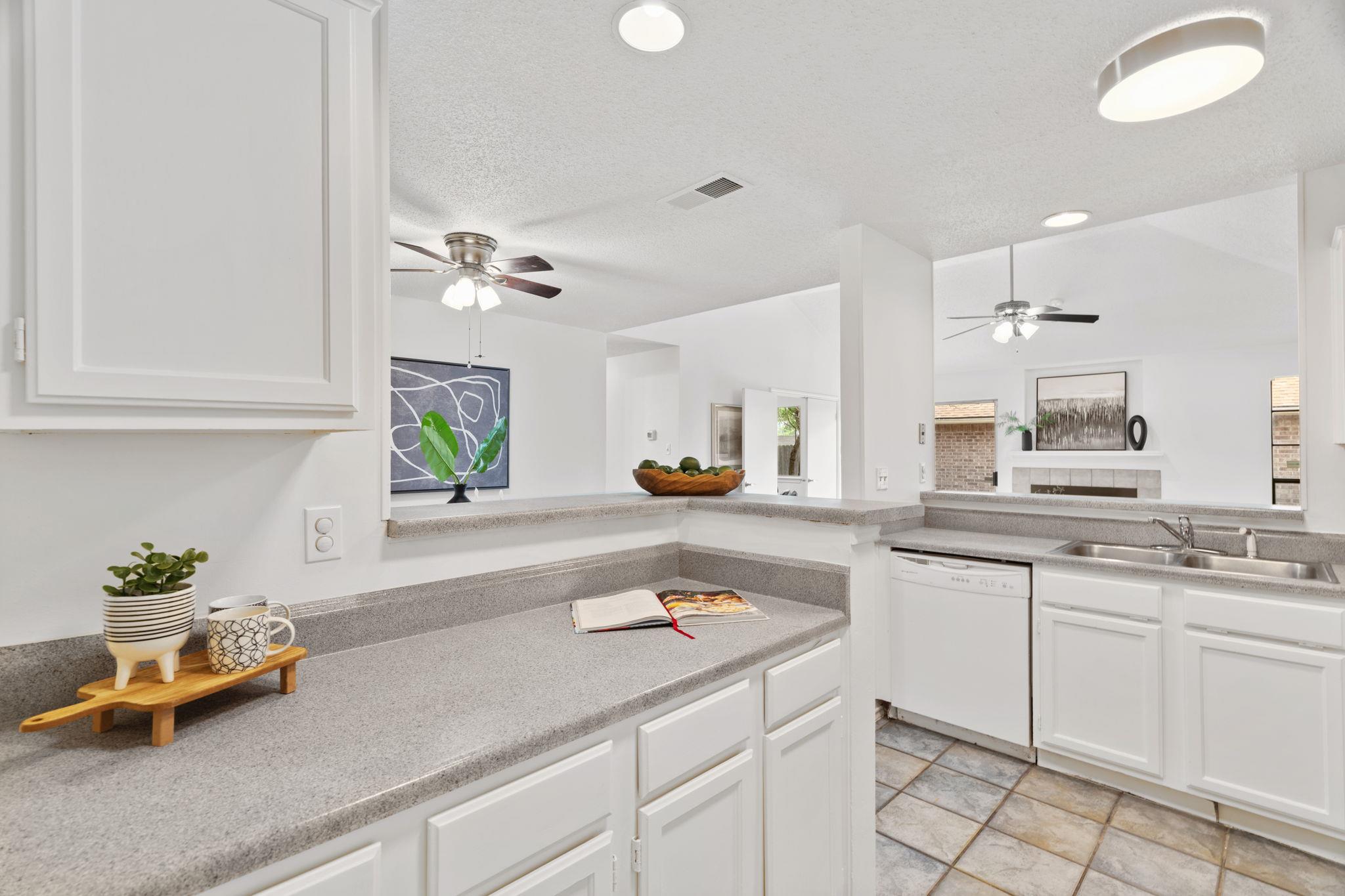 800 Saunders Dr, Round Rock, TX 78664