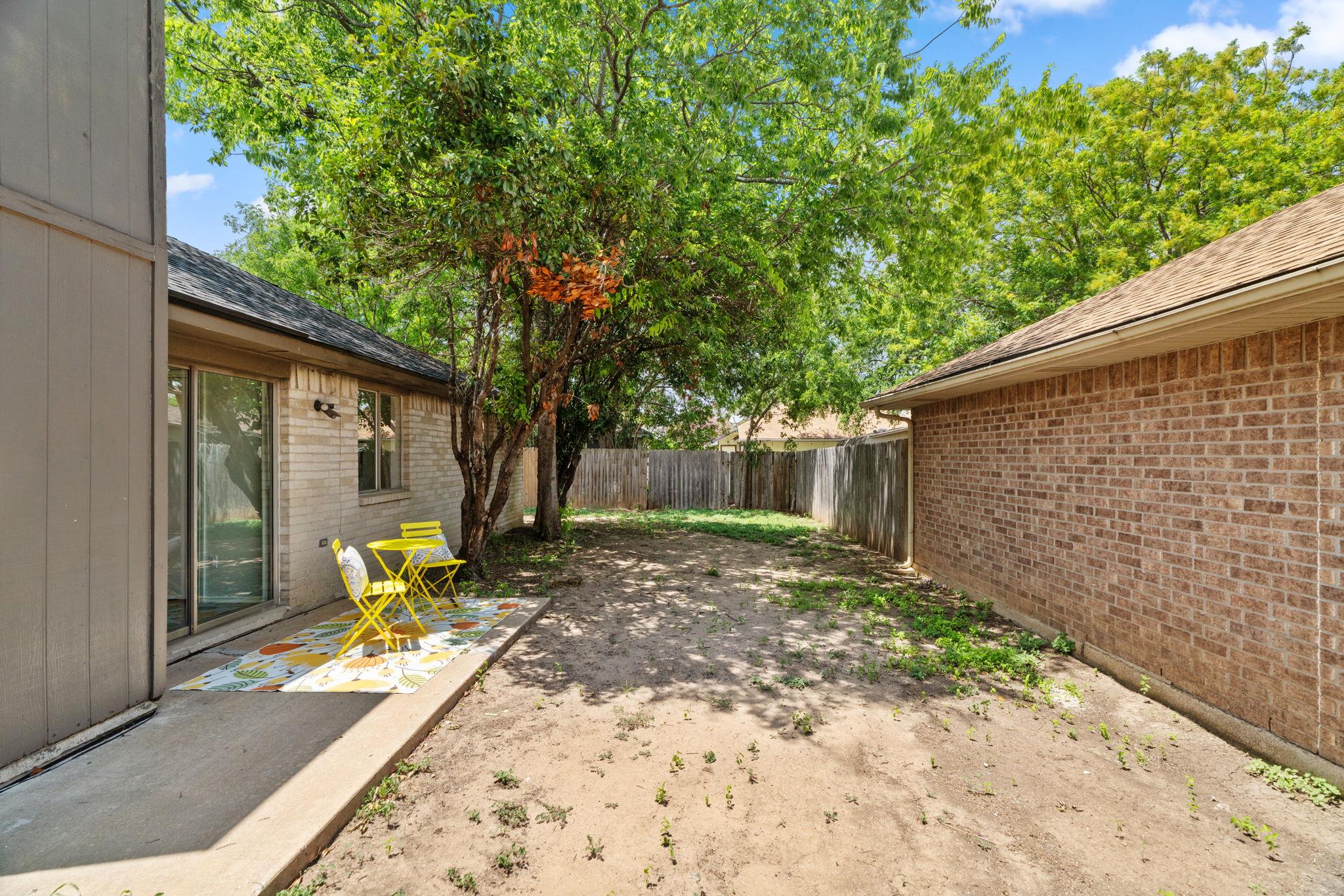 800 Saunders Dr, Round Rock, TX 78664