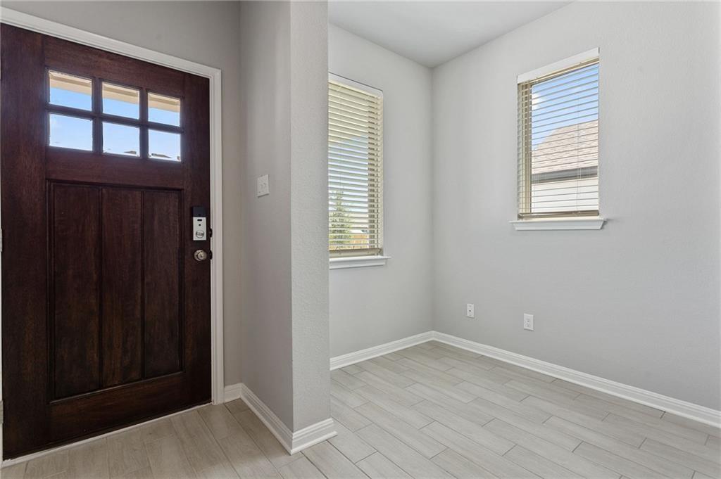 121 Unforgiven Dr, Jarrell, TX 76537