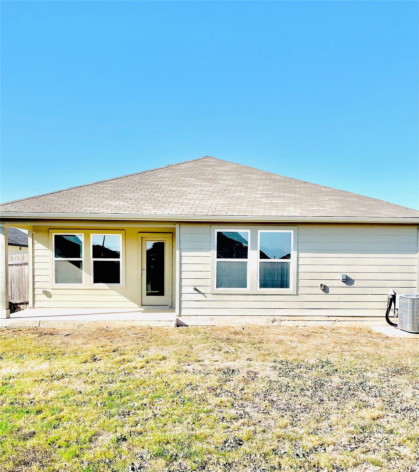 1420 London Way, Lockhart, TX 78644