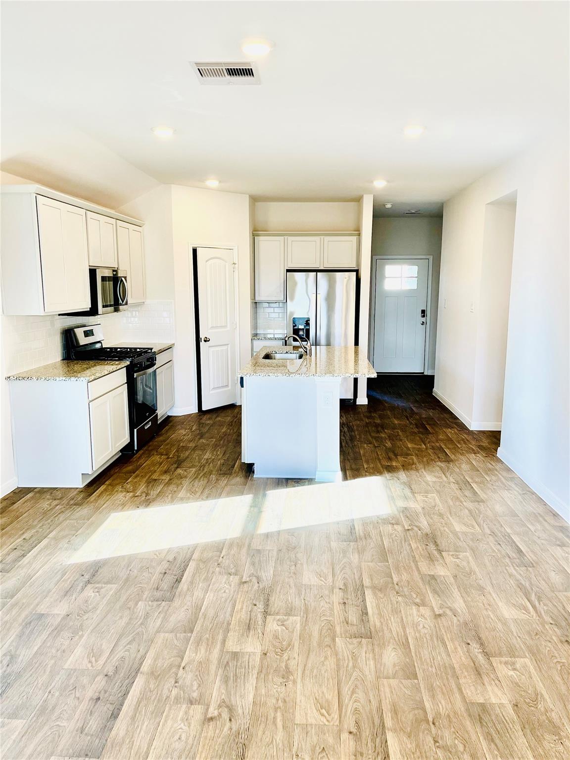 1420 London Way, Lockhart, TX 78644