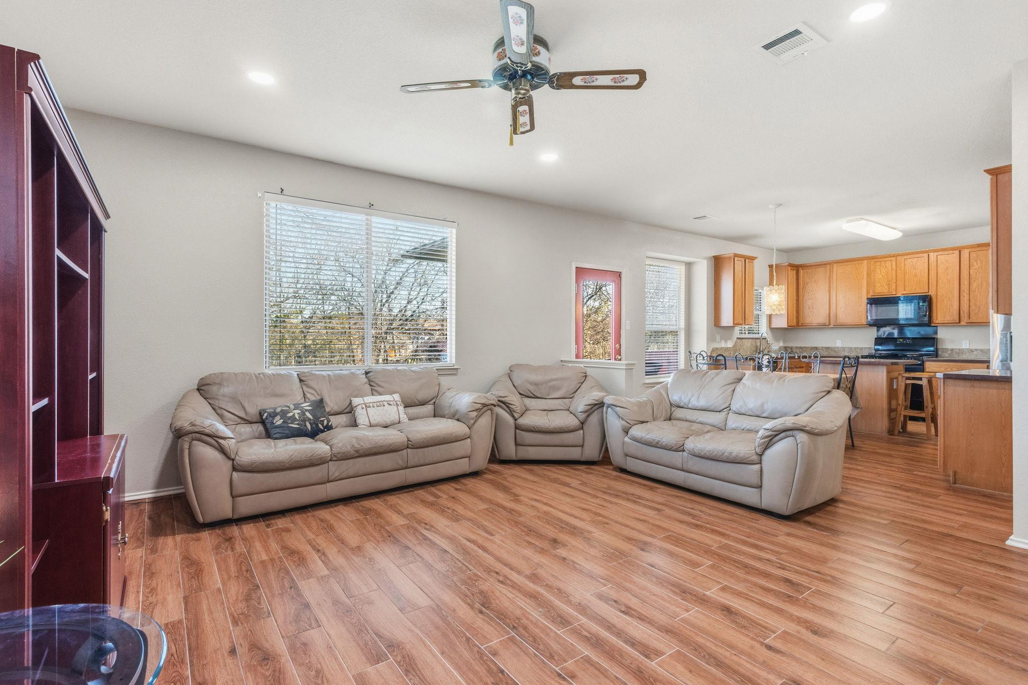 1809 Darjeeling Dr, Pflugerville, TX 78660