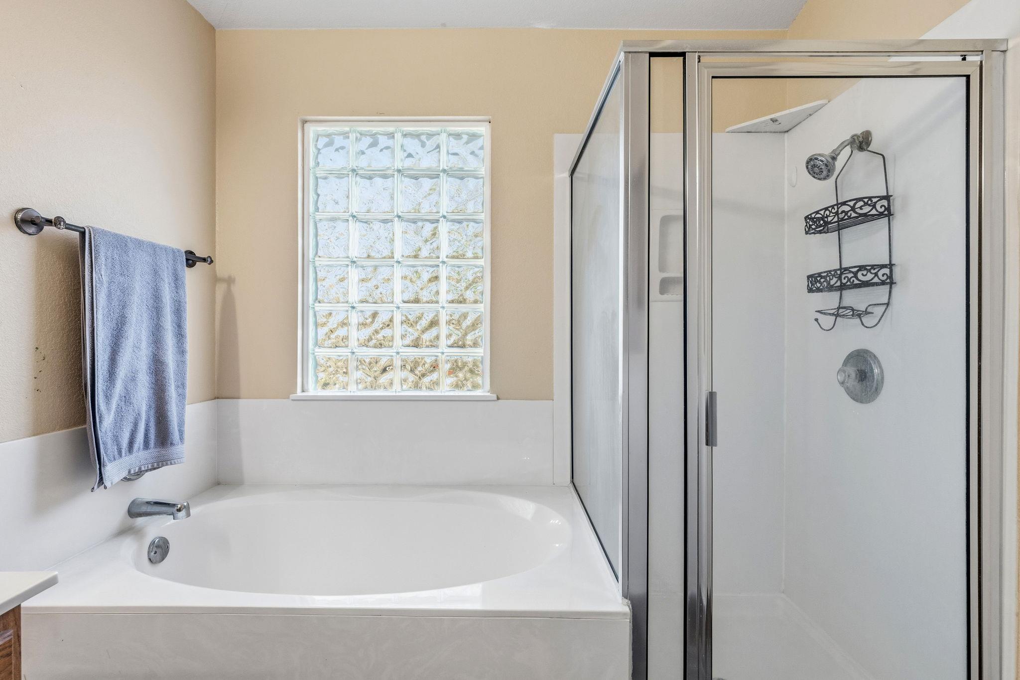 1809 Darjeeling Dr, Pflugerville, TX 78660