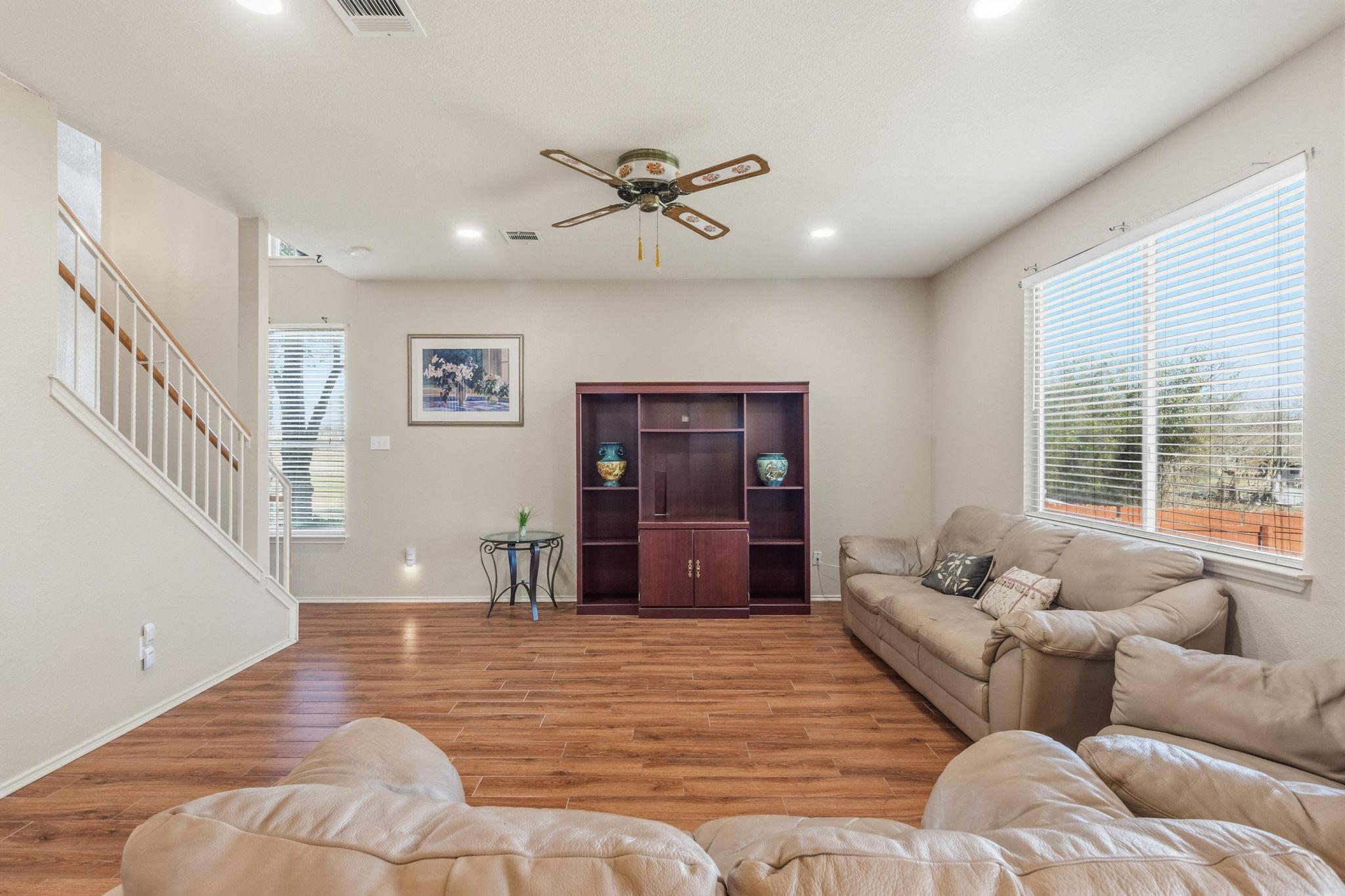 1809 Darjeeling Dr, Pflugerville, TX 78660