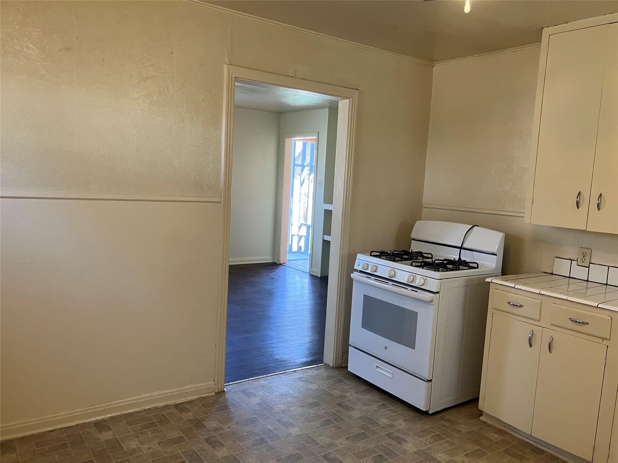 611 Clifford Dr, Austin, TX 78745