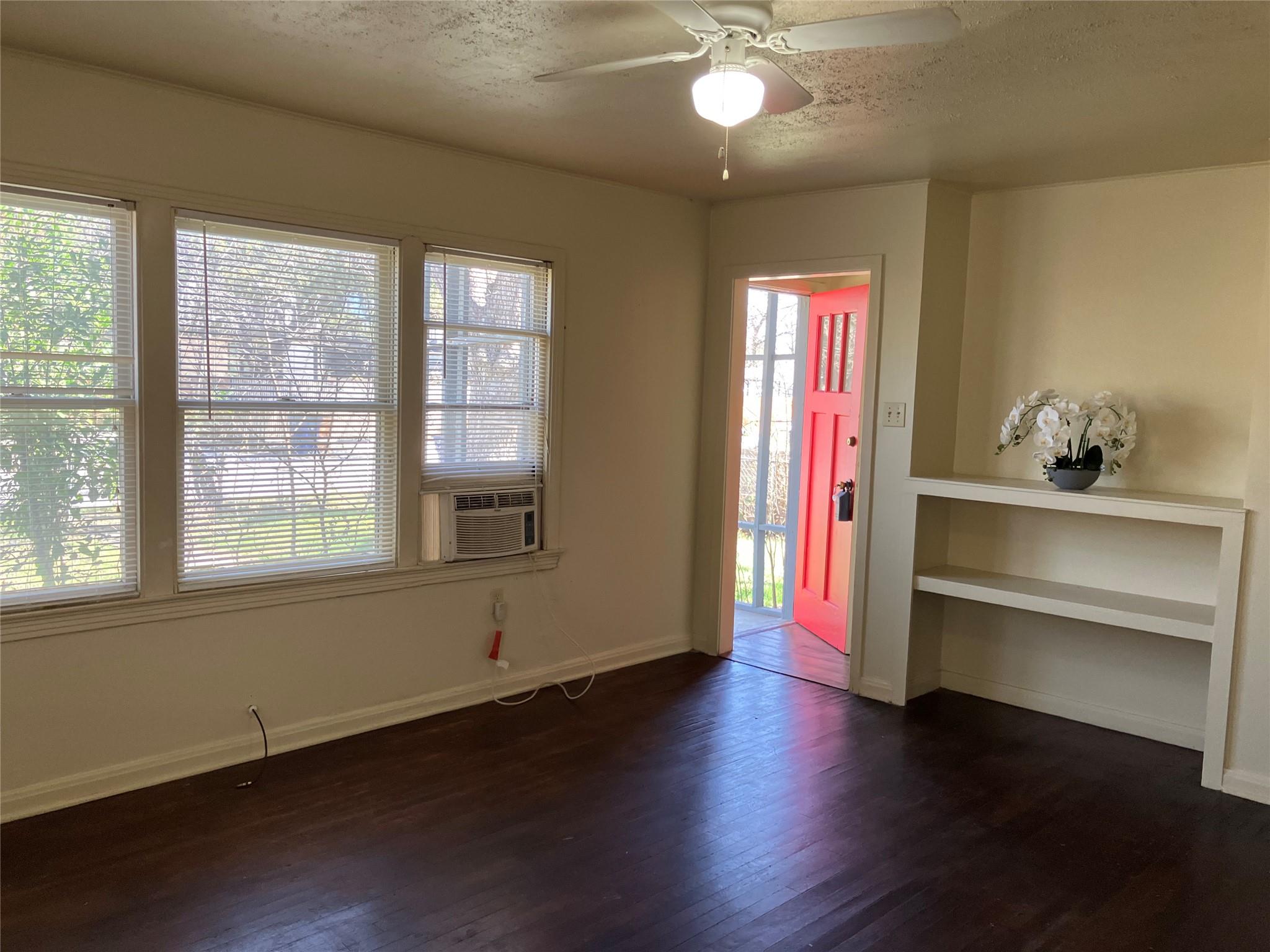 611 Clifford Dr, Austin, TX 78745