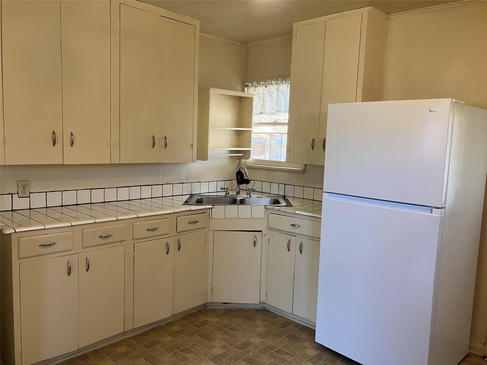 611 Clifford Dr, Austin, TX 78745