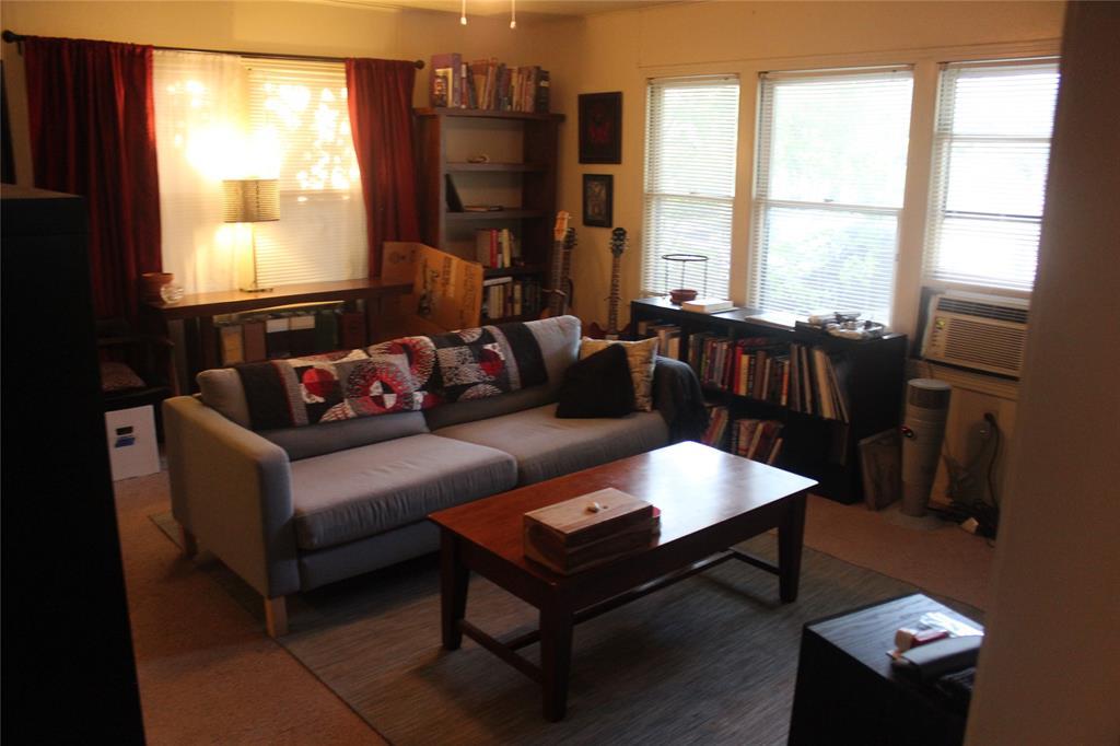 611 Clifford Dr, Austin, TX 78745