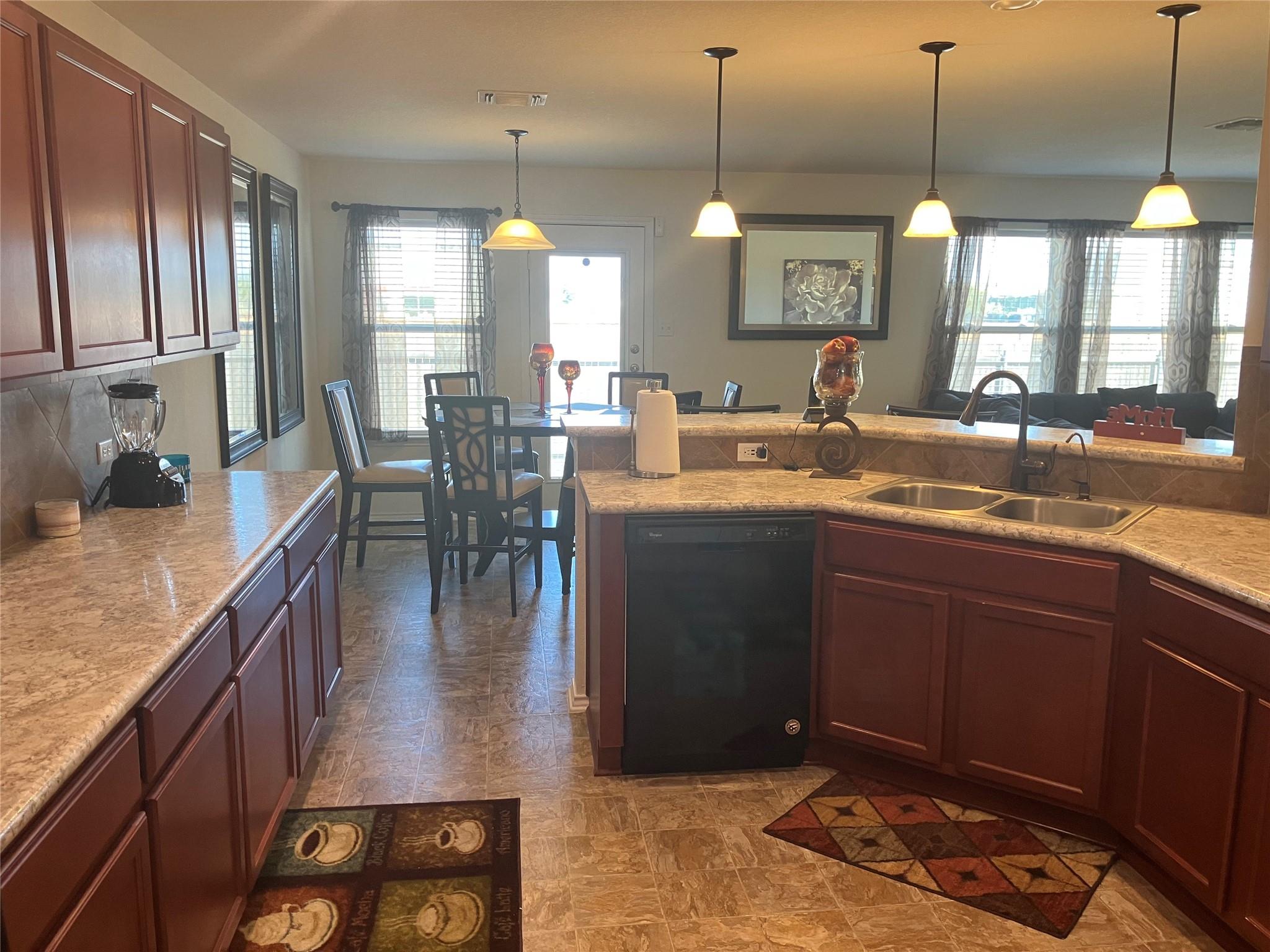 4410 Kings Canyon Dr, Taylor, TX 78634