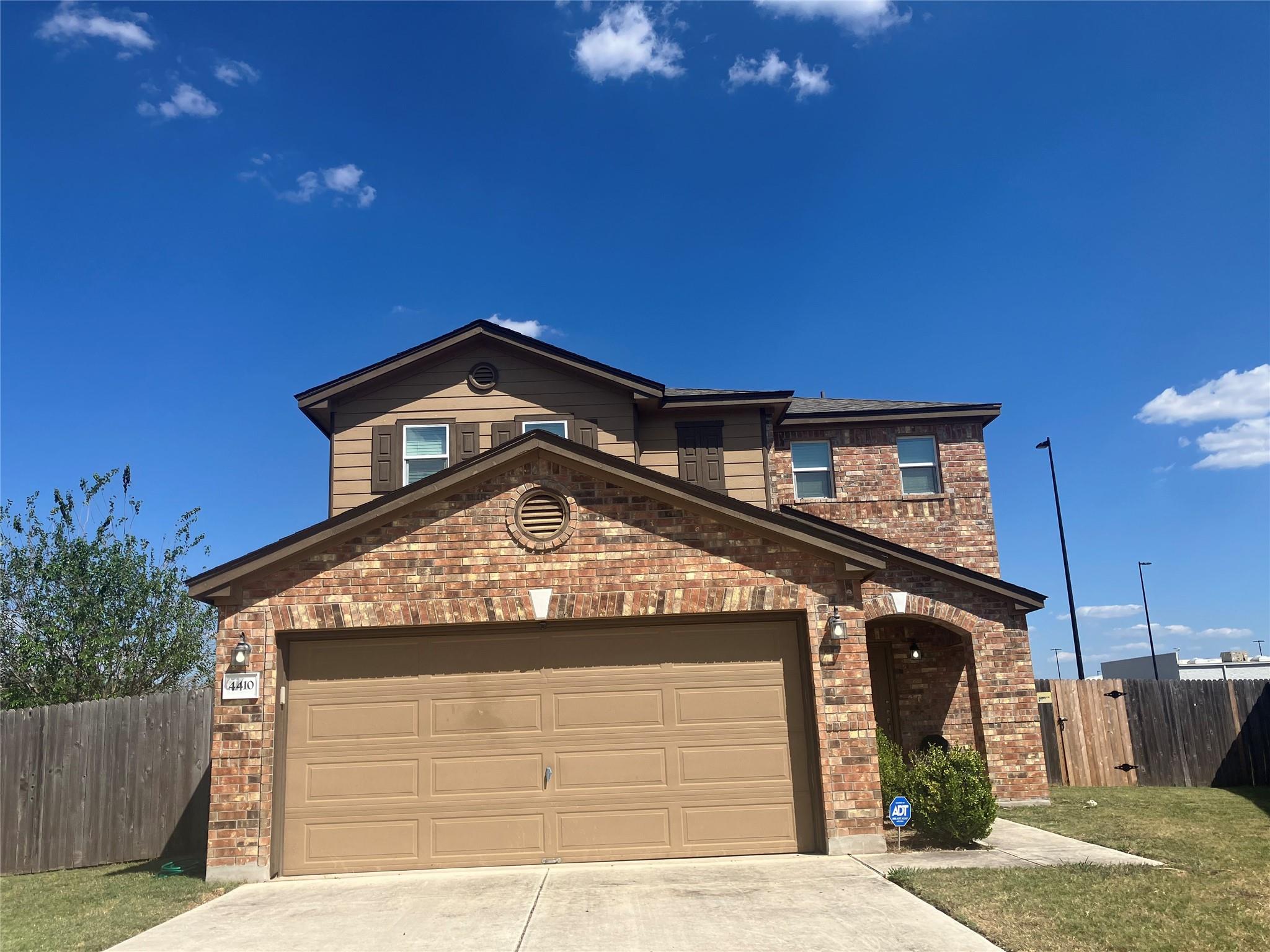 4410 Kings Canyon Dr, Taylor, TX 78634