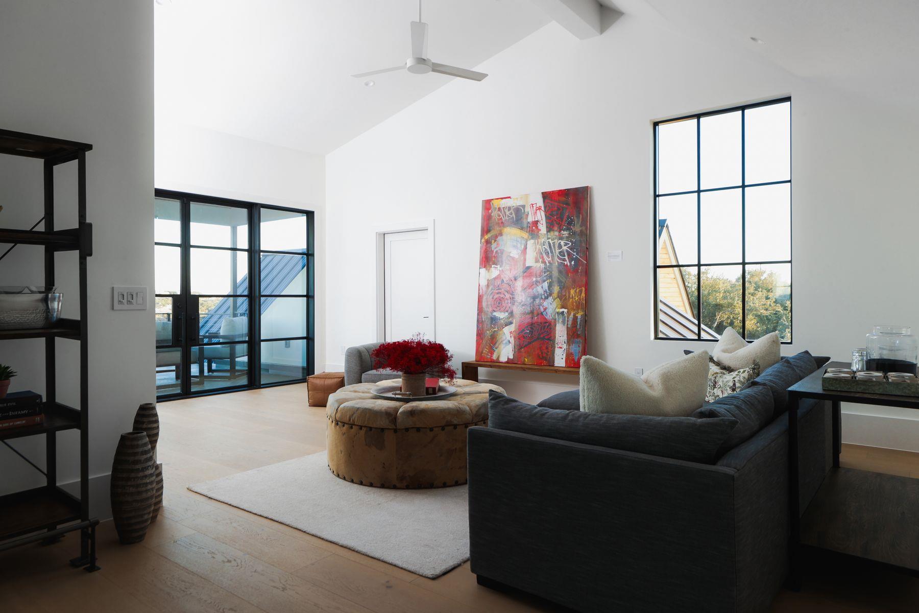 4405 Hennig Dr, Austin, TX 78738