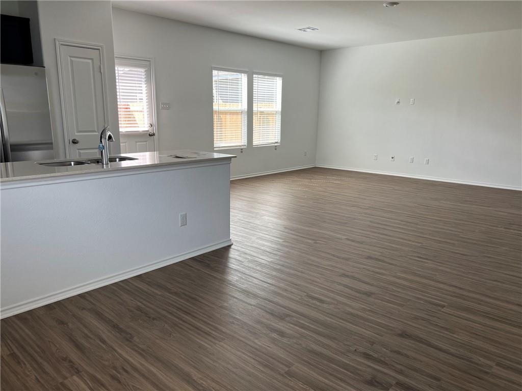 542 Gabbro Gardens, San Marcos, TX 78656