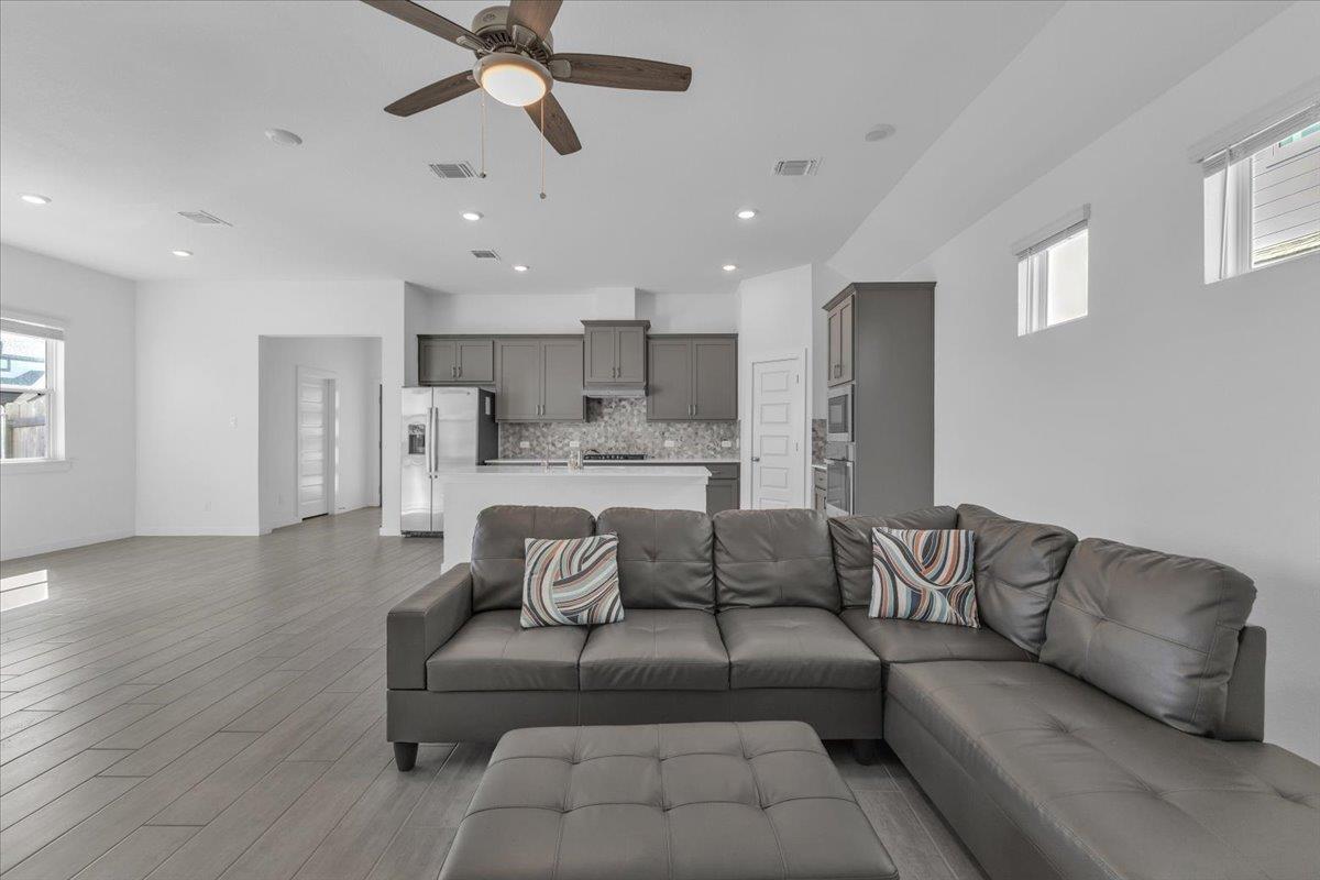 12620 Penguin Path, Manor, TX 78653