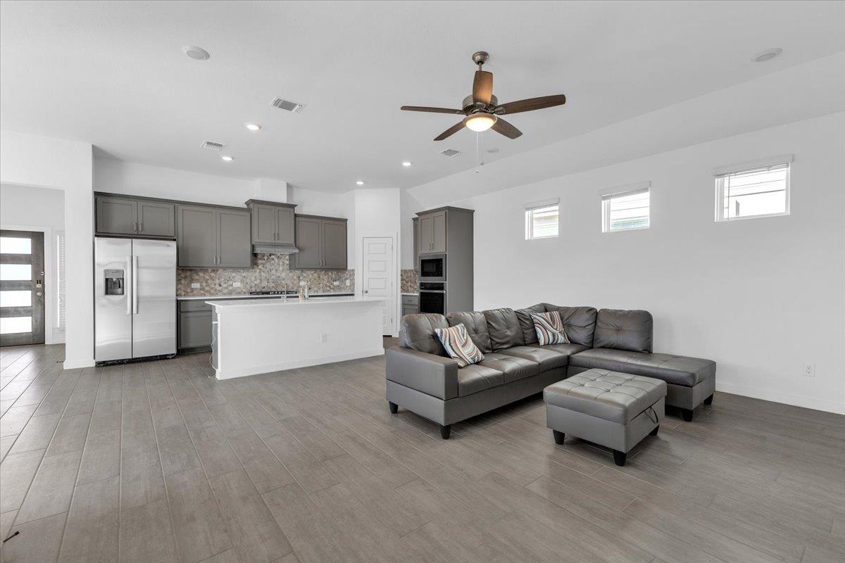 12620 Penguin Path, Manor, TX 78653