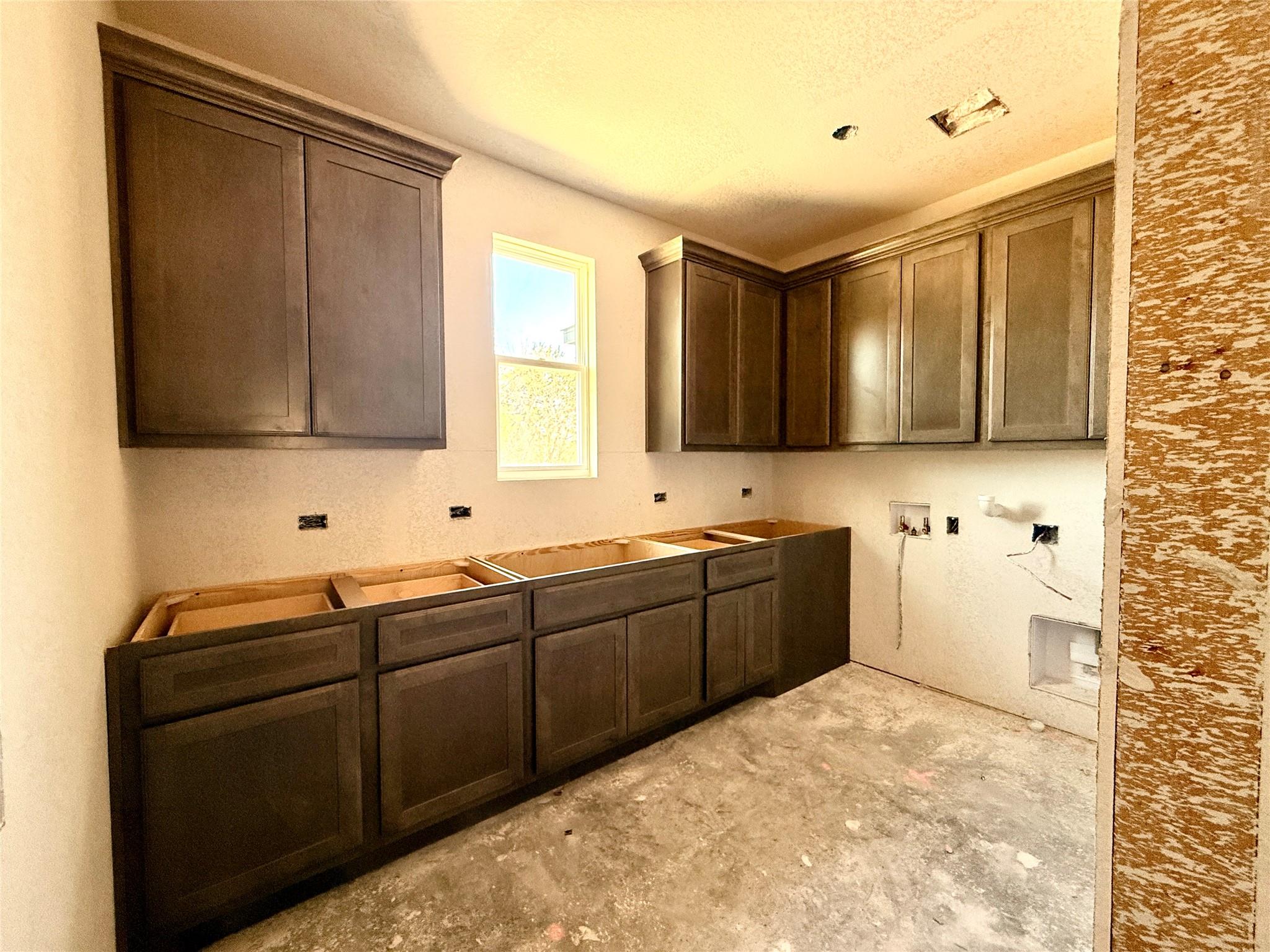 103 Westcreek Dr, Bertram, TX 78605