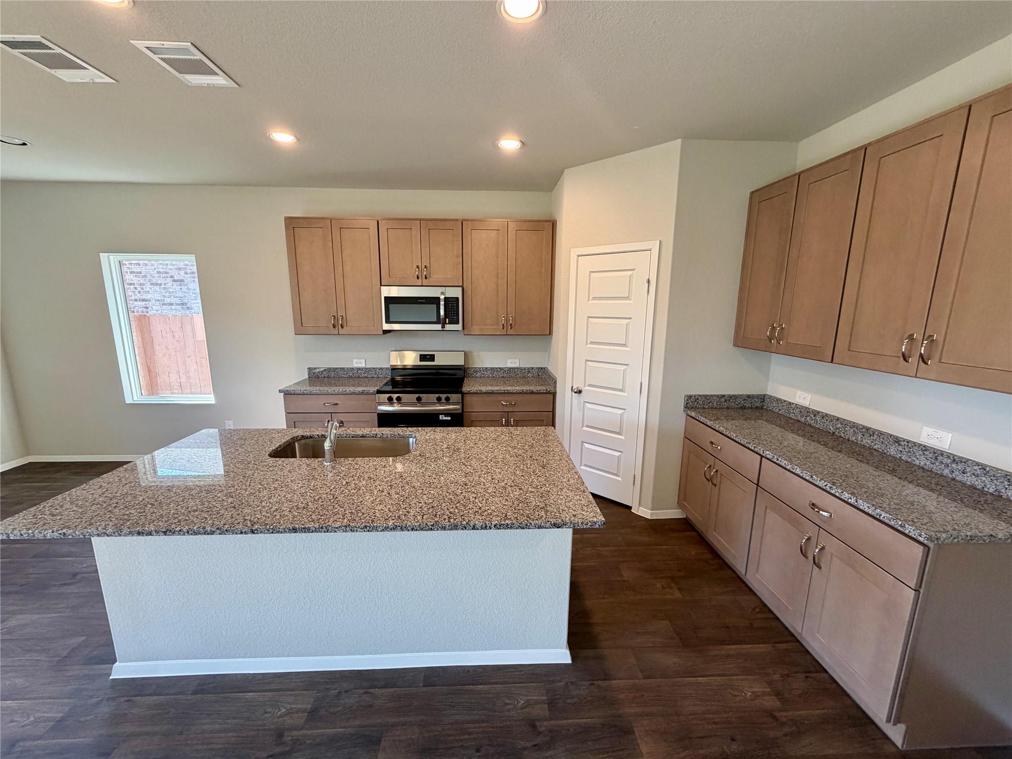 117 Rocky View Ln, Georgetown, TX 78628