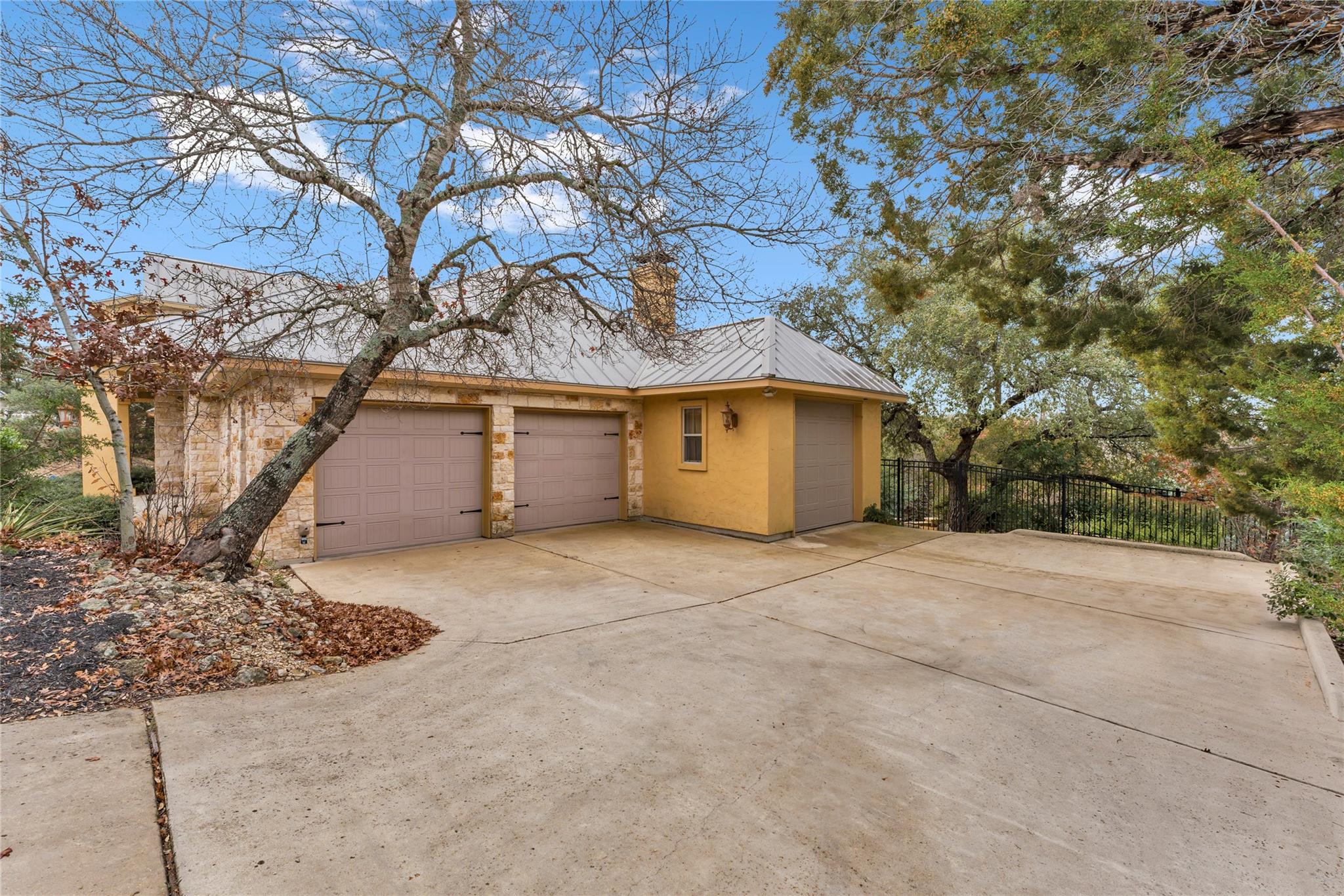 413 Rock House Dr, Liberty Hill, TX 78642