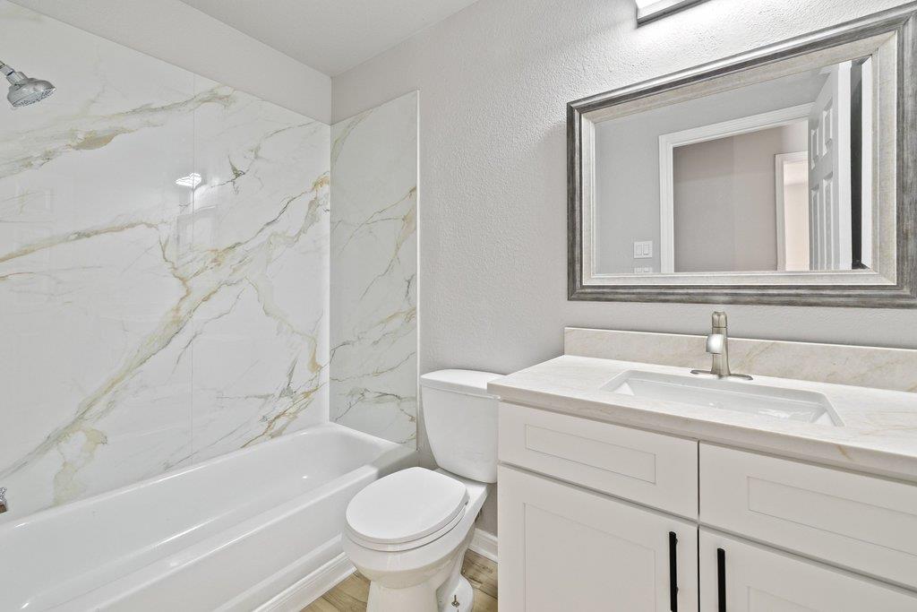 2511 Claudia Dr, Leander, TX 78641