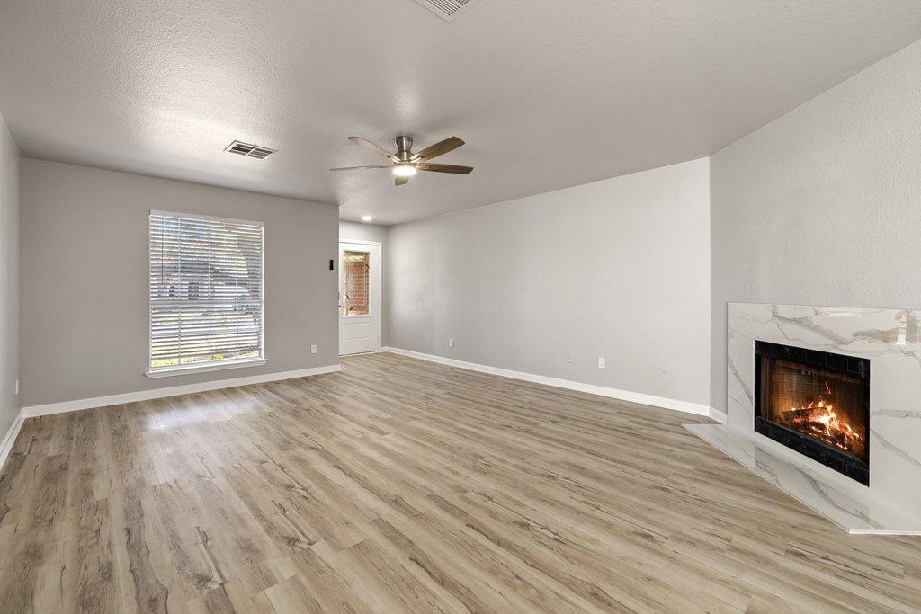 2511 Claudia Dr, Leander, TX 78641