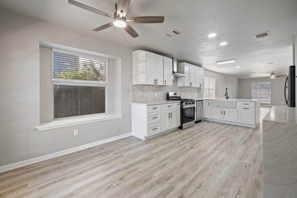 2511 Claudia Dr, Leander, TX 78641