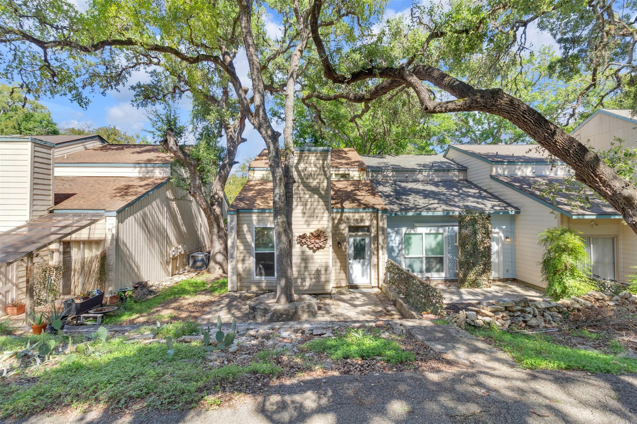 27 Marina Cir, Wimberley, TX 78676