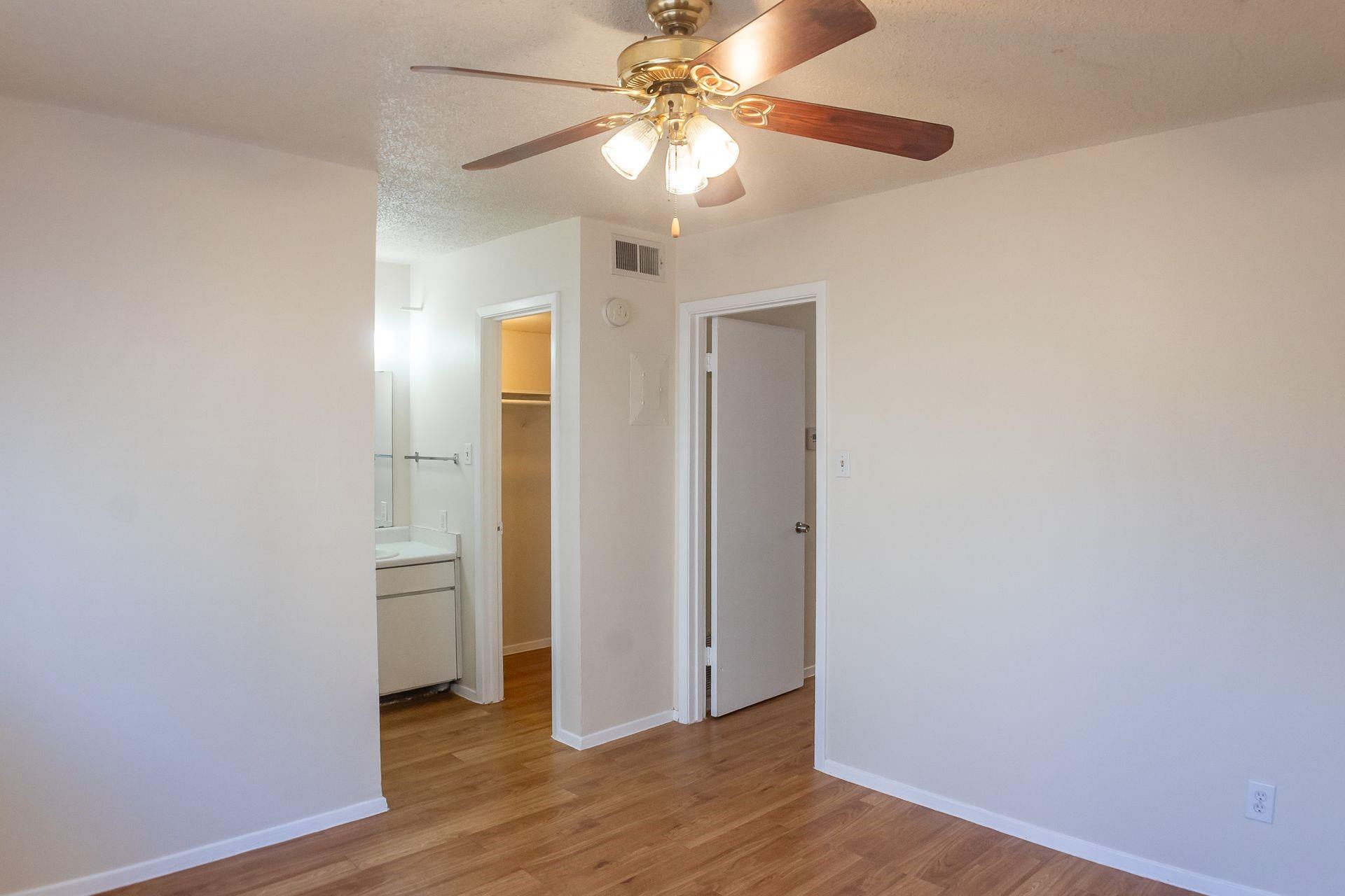 924 E Dean Keeton St # 222, Austin, TX 78705