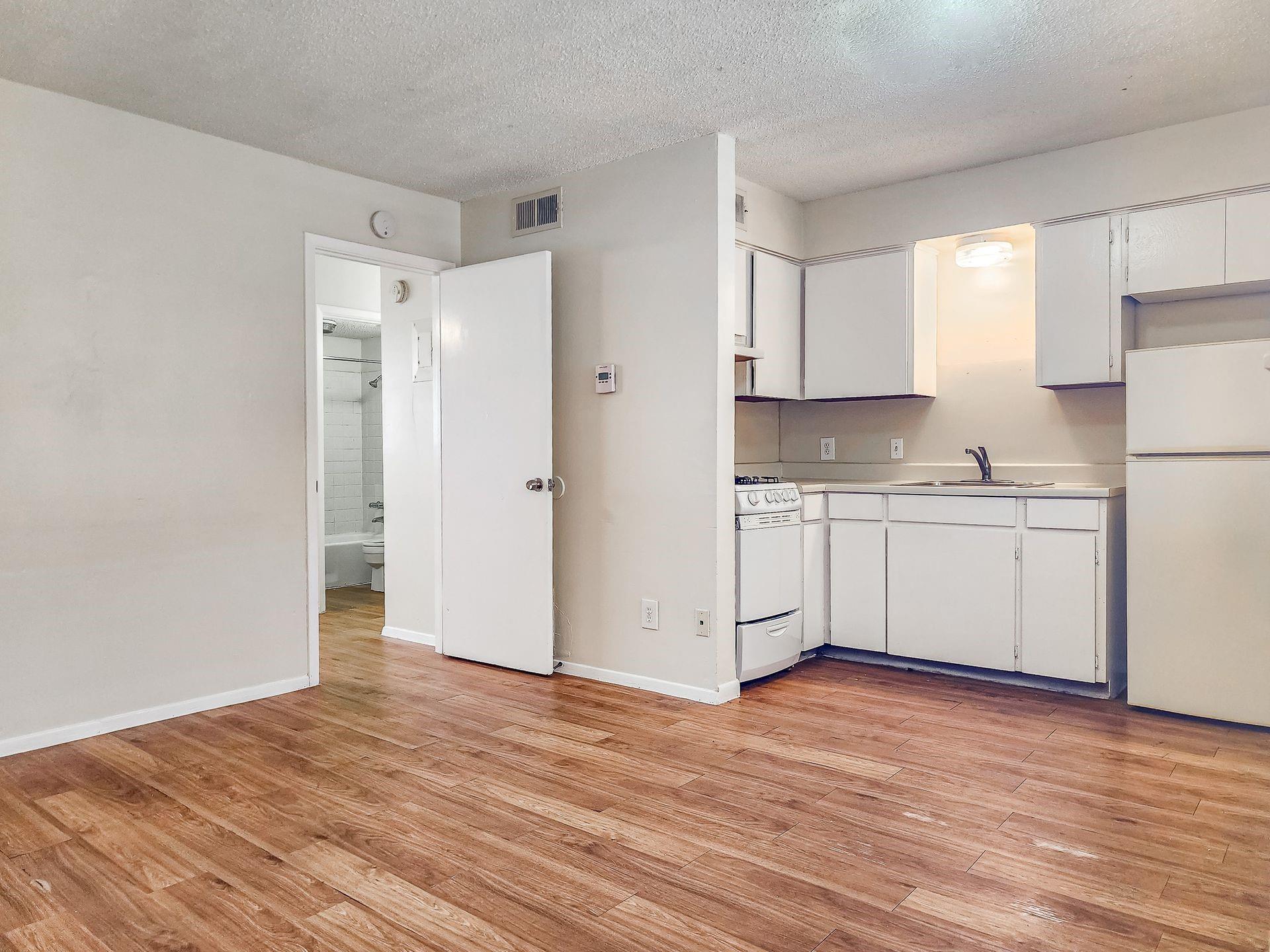 924 E Dean Keeton St # 222, Austin, TX 78705