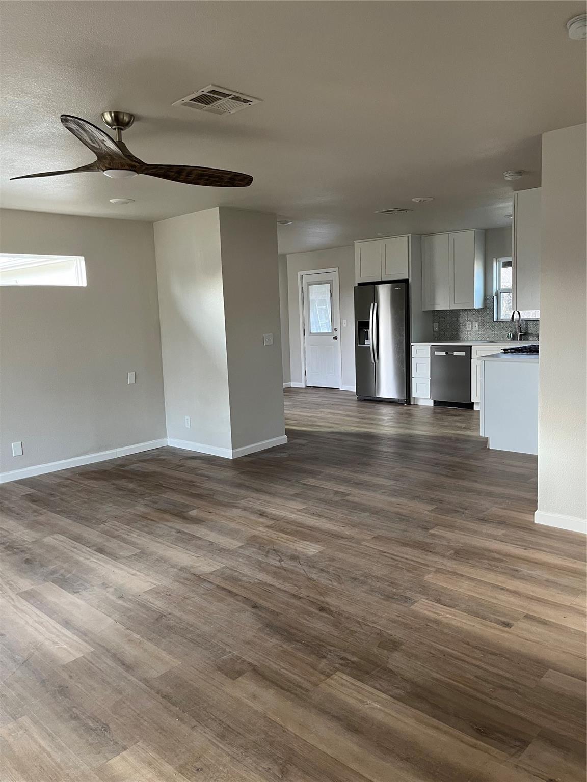 1100 Wallace St, Taylor, TX 76574