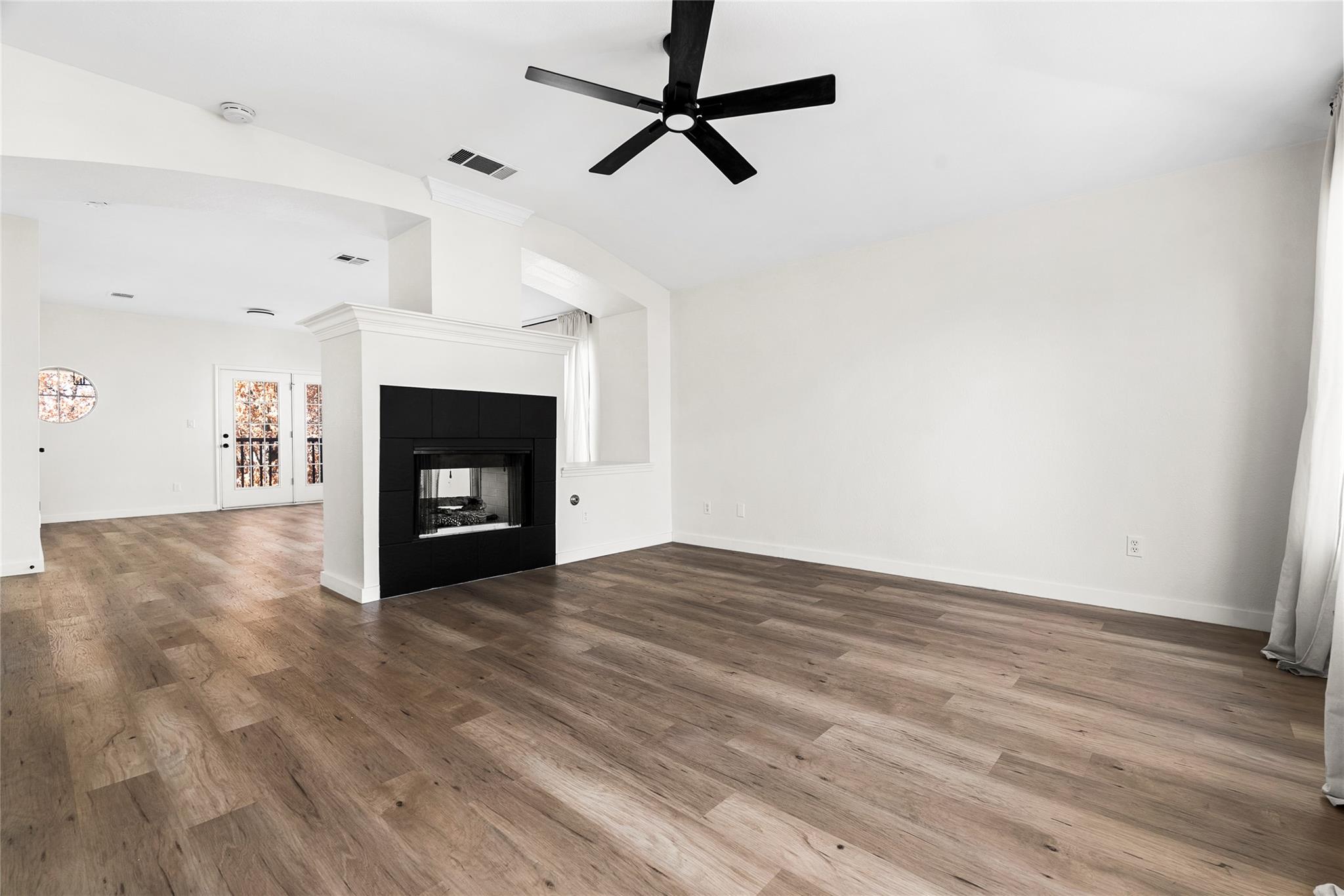 3817 Tailfeather Dr, Round Rock, TX 78681