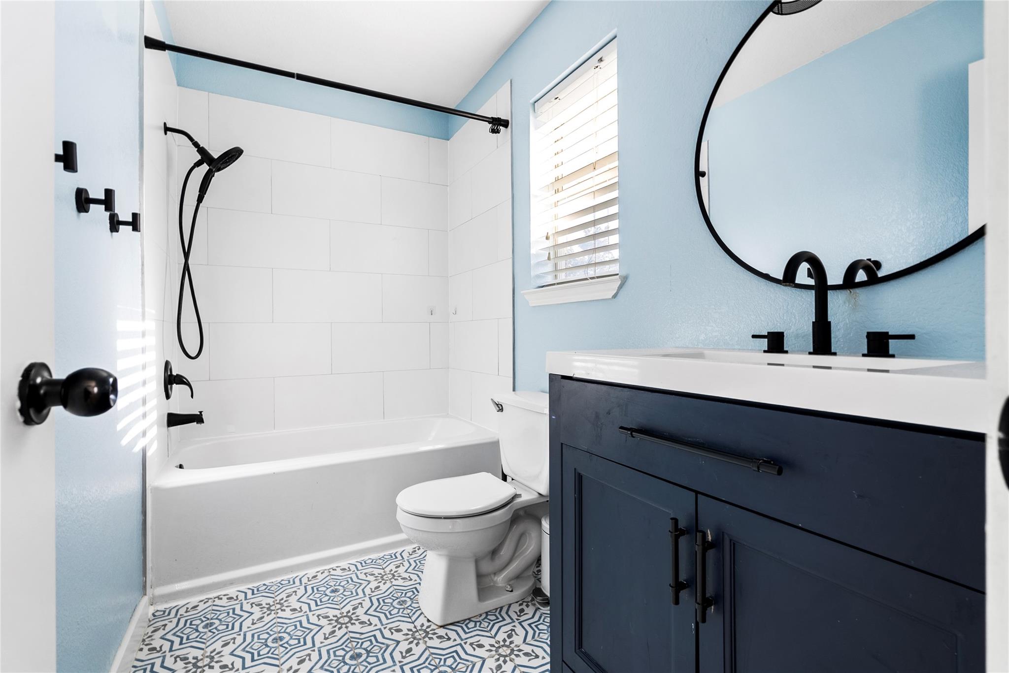 3817 Tailfeather Dr, Round Rock, TX 78681