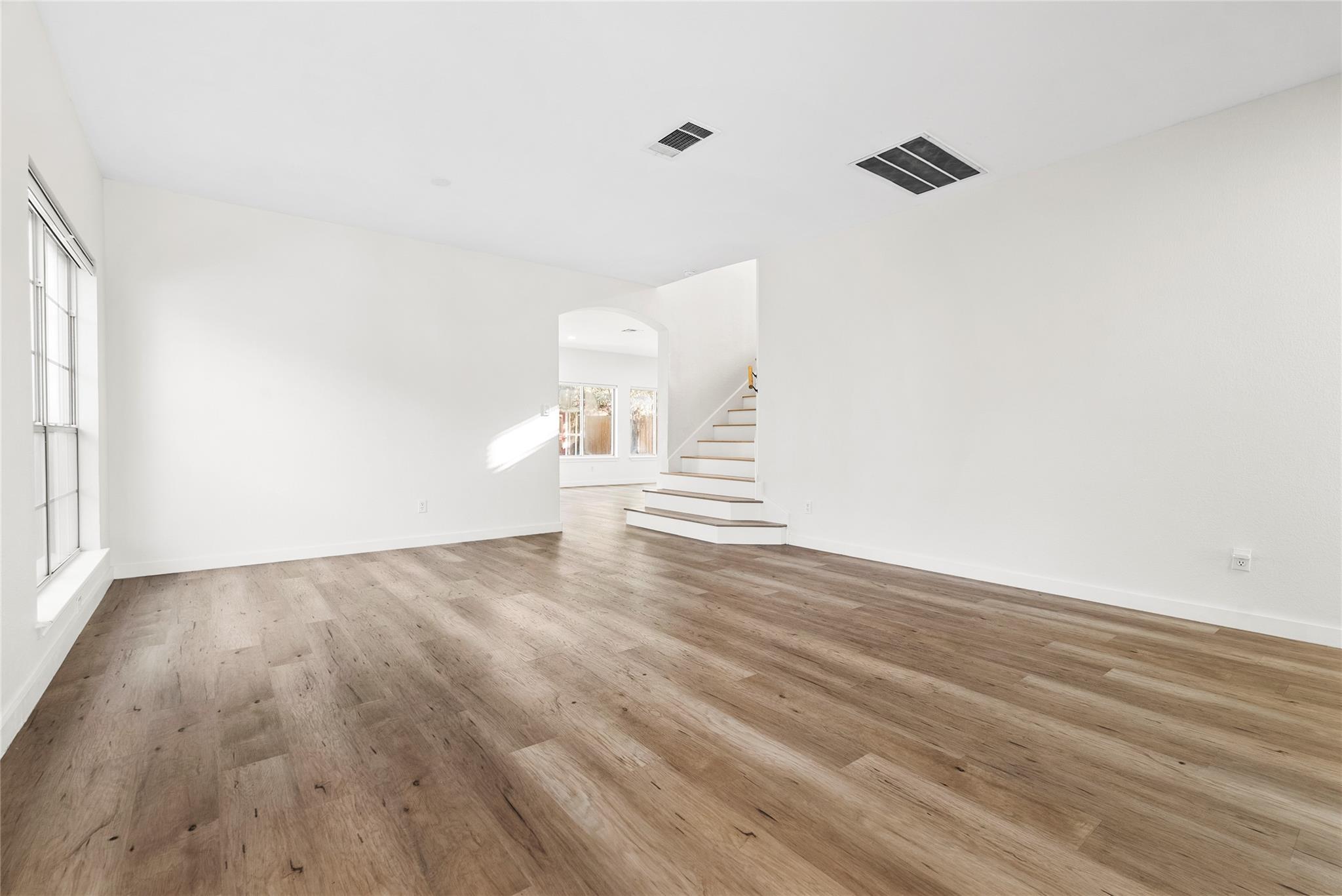 3817 Tailfeather Dr, Round Rock, TX 78681