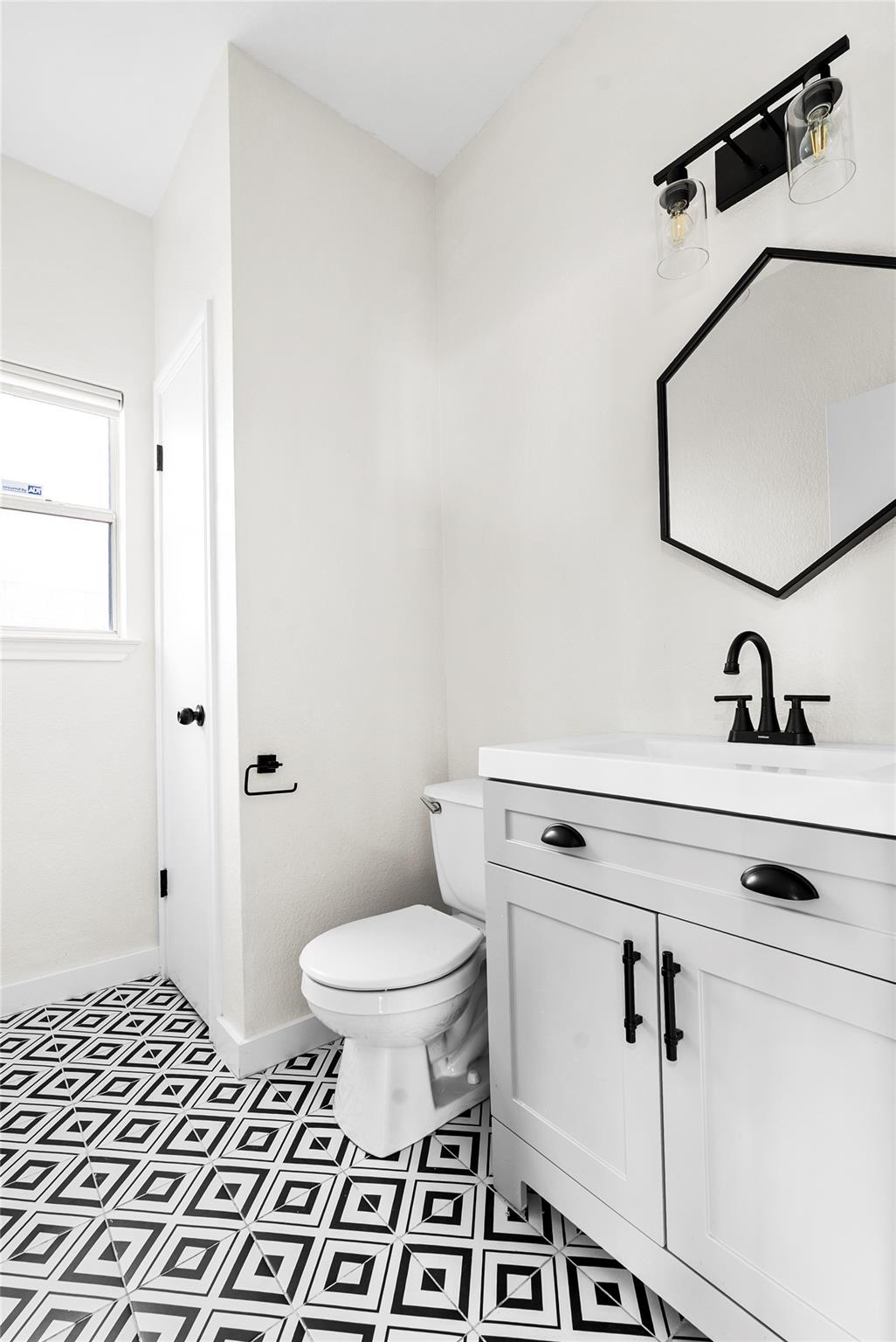 3817 Tailfeather Dr, Round Rock, TX 78681