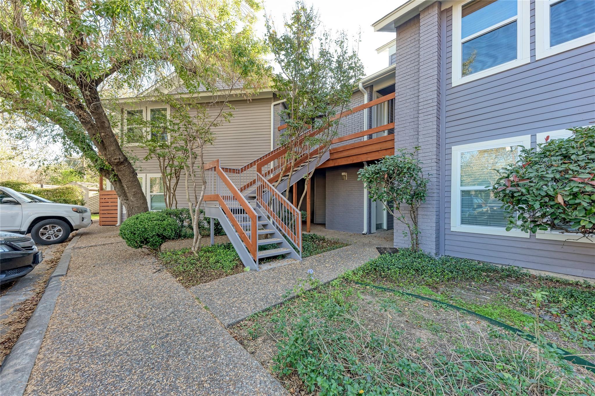 2106 Nickerson St # 203, Austin, TX 78704