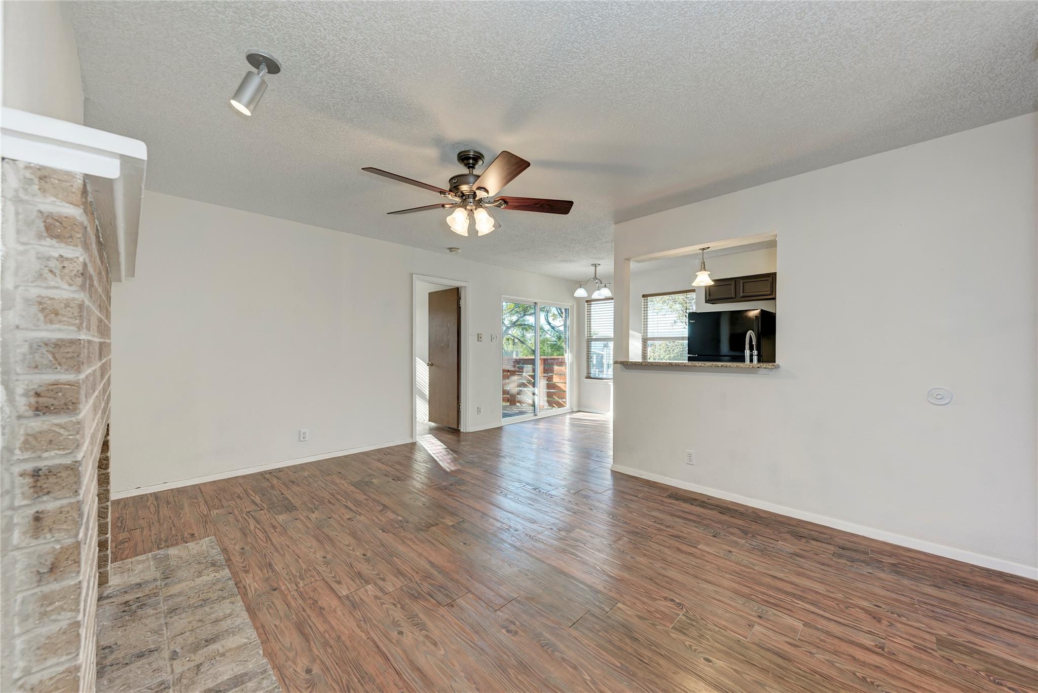 2106 Nickerson St # 203, Austin, TX 78704