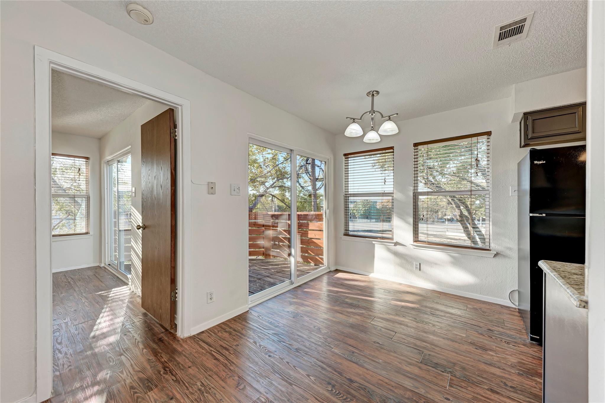 2106 Nickerson St # 203, Austin, TX 78704